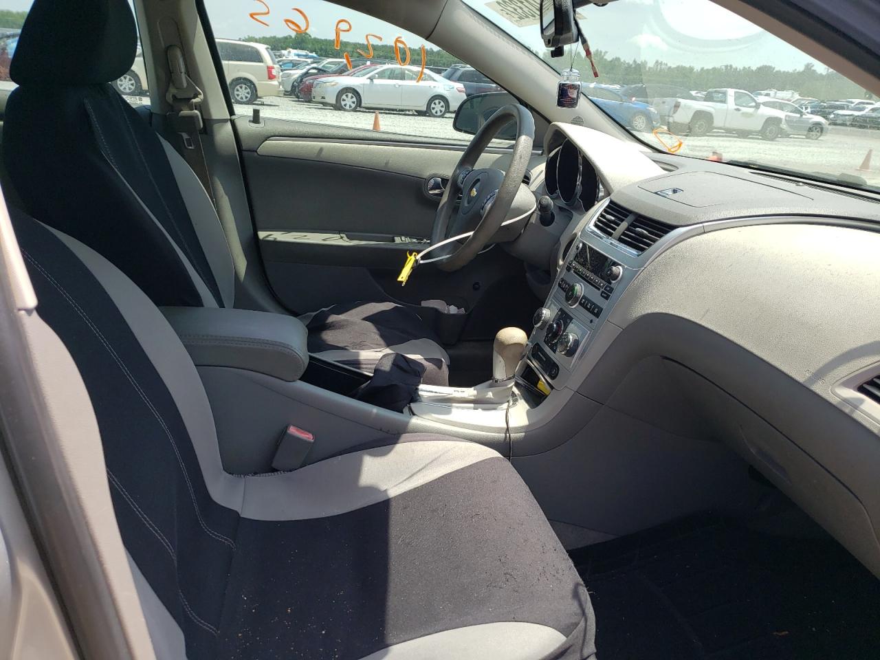 Photo 5 from auction – 2012 CHEVROLET MALIBU with VIN 1G1ZB5E02CF245772