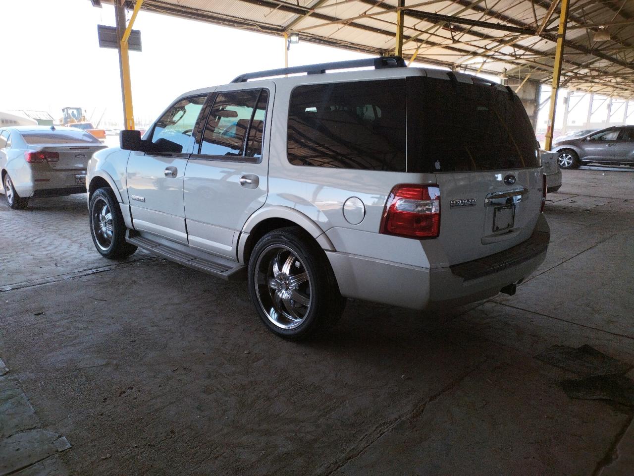 Photo 3 from auction – 2008 FORD EXPEDITION with VIN 1FMFU18598LA65827