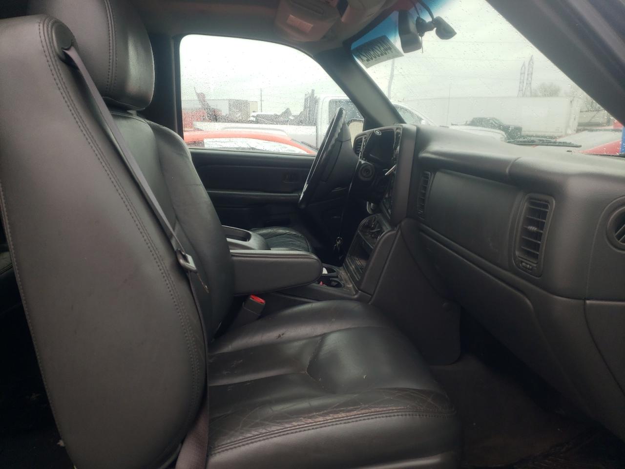 Photo 5 from auction – 2004 CHEVROLET AVALANCHE with VIN 3GNEK12T94G217309