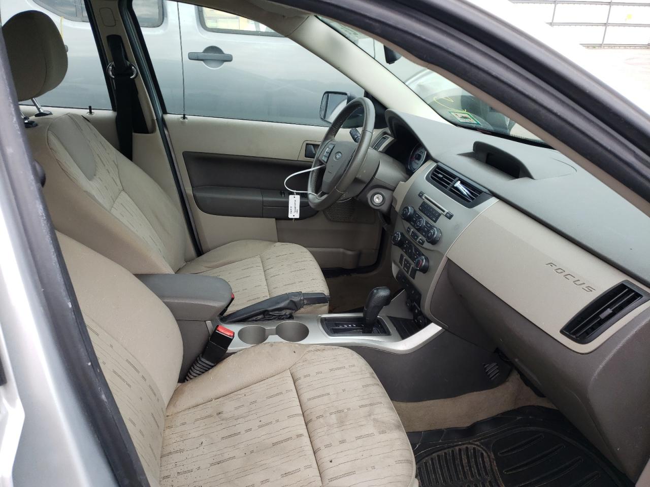 Photo 5 from auction – 2008 FORD FOCUS SE with VIN 1FAHP35N88W256843