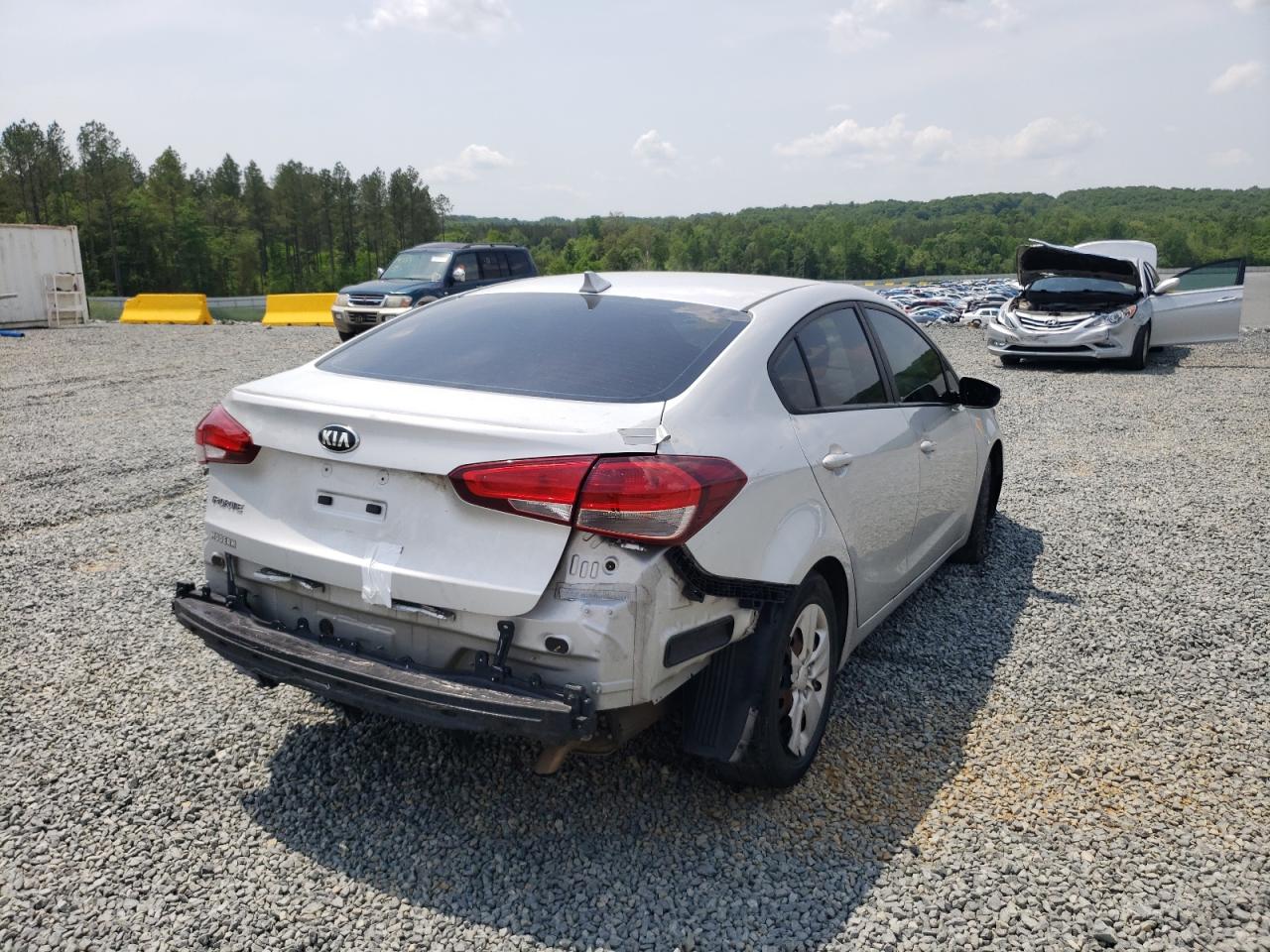 Photo 4 from auction – 2018 KIA FORTE LX with VIN 3KPFK4A76JE168869