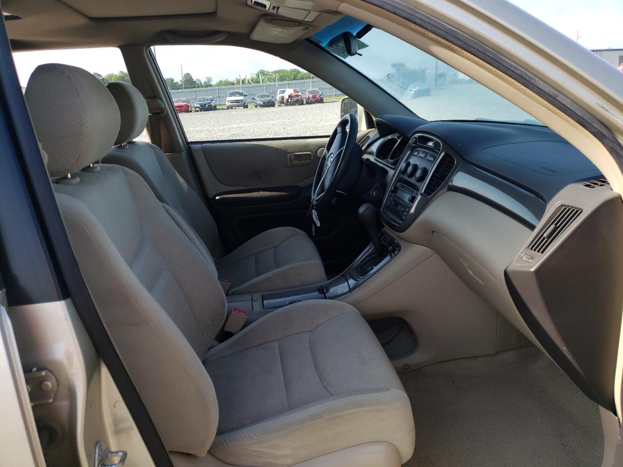 Photo 5 from auction – 2003 TOYOTA HIGHLANDER with VIN JTEGF21A530082985