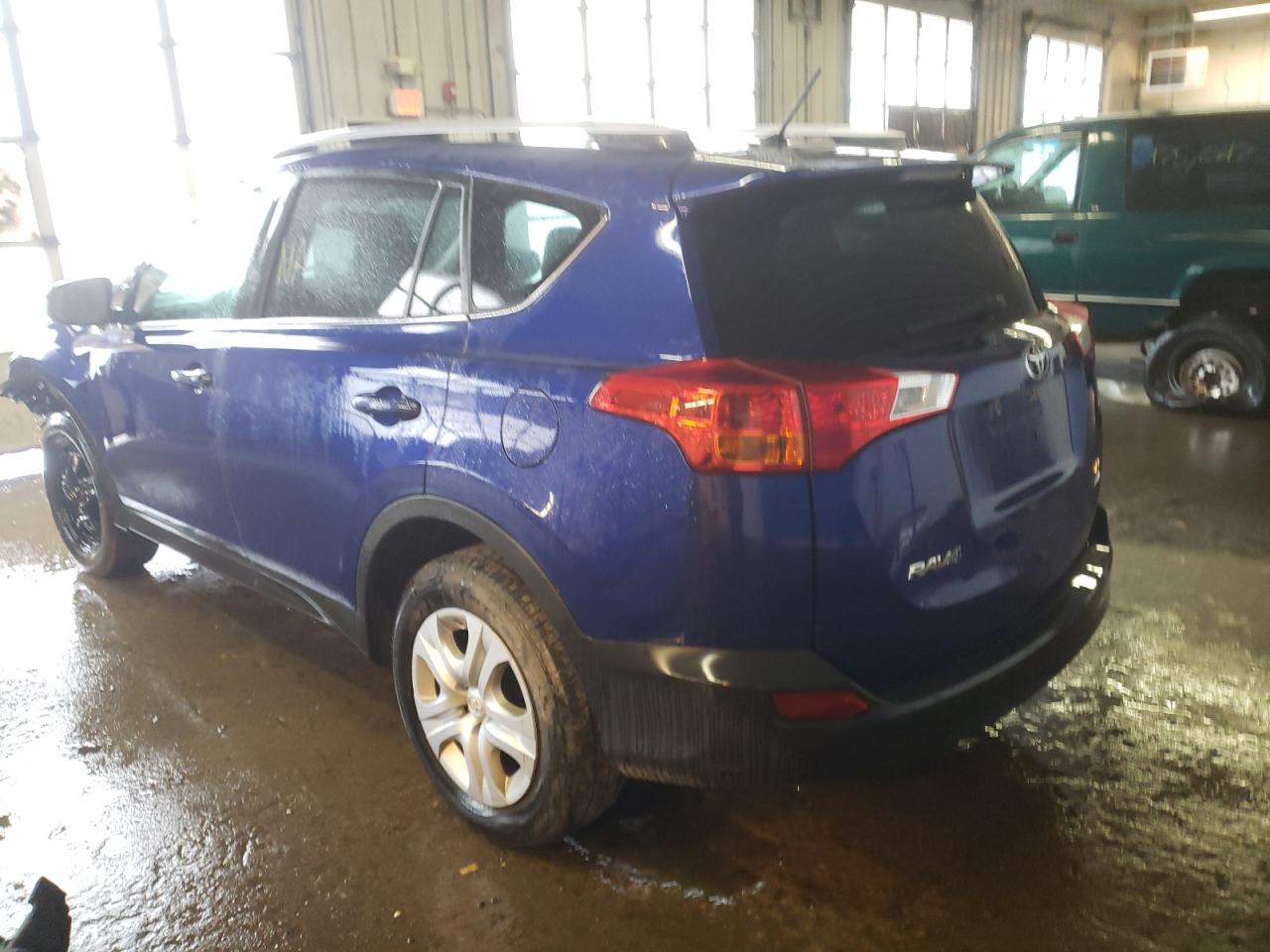 Photo 3 from auction – 2015 TOYOTA RAV4 LE with VIN 2T3BFREV8FW374473