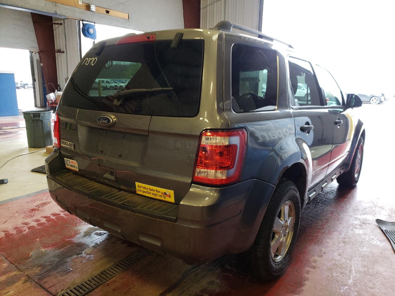 صورة رقم 4 من المزاد - 2010 FORD ESCAPE XLT مع VIN 1FMCU9D73AKD25515