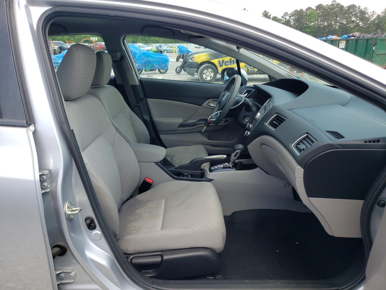 Photo 5 from auction – 2014 HONDA CIVIC LX with VIN 19XFB2F56EE064352
