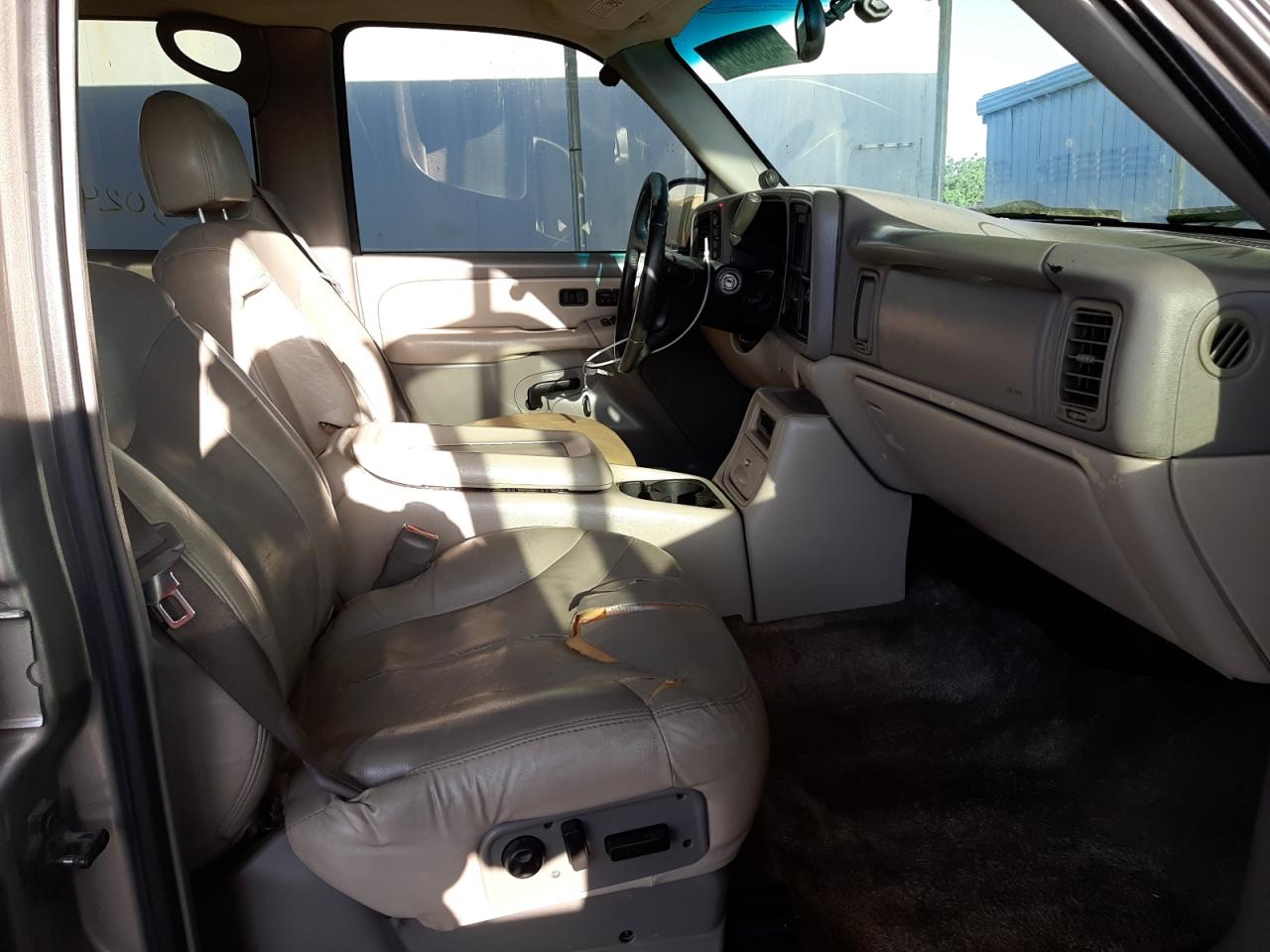 Photo 5 from auction – 2000 GMC YUKON with VIN 1GKEK13V4YJ158008