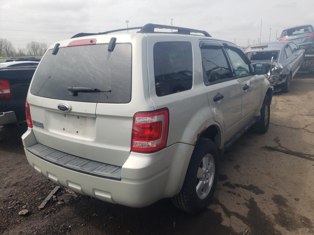 Photo 4 from auction – 2008 FORD ESCAPE XLT with VIN 1FMCU03108KD00333