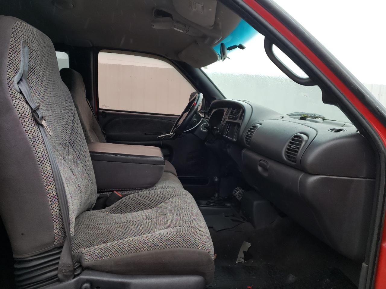 Photo 5 from auction – 2000 DODGE RAM 1500 with VIN 3B7HF13Z9YG156191