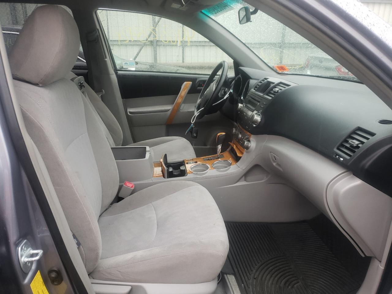 Photo 5 from auction – 2008 TOYOTA HIGHLANDER with VIN JTEEW41A182004749