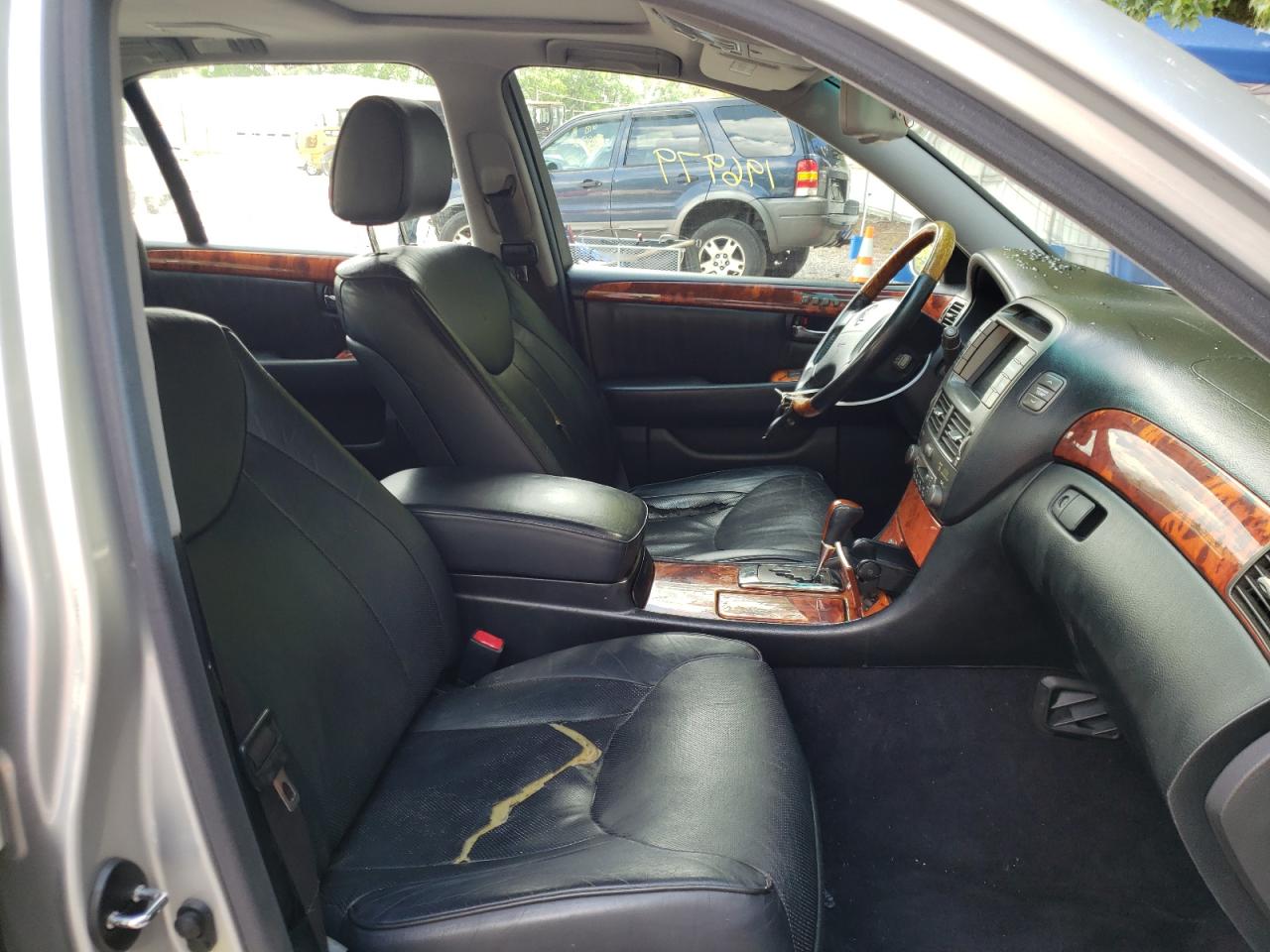 Photo 5 from auction – 2004 LEXUS LS 430 with VIN JTHBN36F640144521