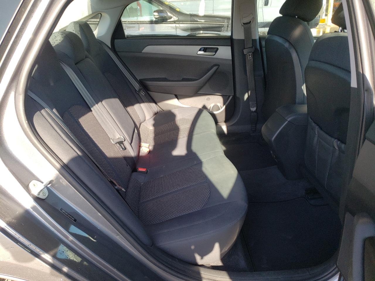Photo 6 from auction – 2018 HYUNDAI SONATA SE with VIN 5NPE24AF2JH705302
