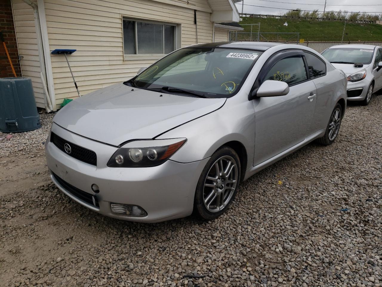 Photo 2 from auction – 2010 SCION TC with VIN JTKDE3B71A0305435