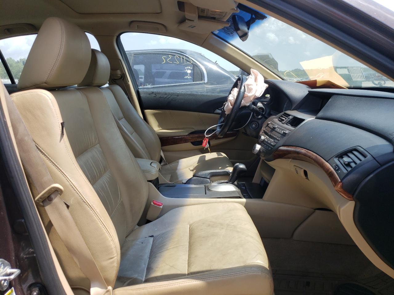 Photo 19 from auction – 2011 HONDA ACCORD EXL with VIN 1HGCP2F84BA096084