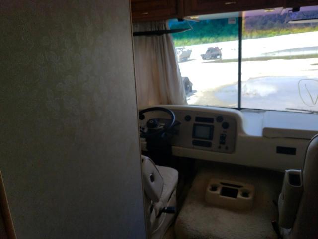 Photo 5 from auction – 2003 WORKHORSE CUSTOM CHASSIS MOTORHOME with VIN 5B4MP67G033361837