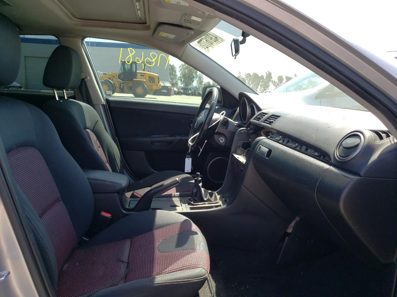 Photo 5 from auction – 2006 MAZDA 3 HATCHBAC with VIN JM1BK344261502965