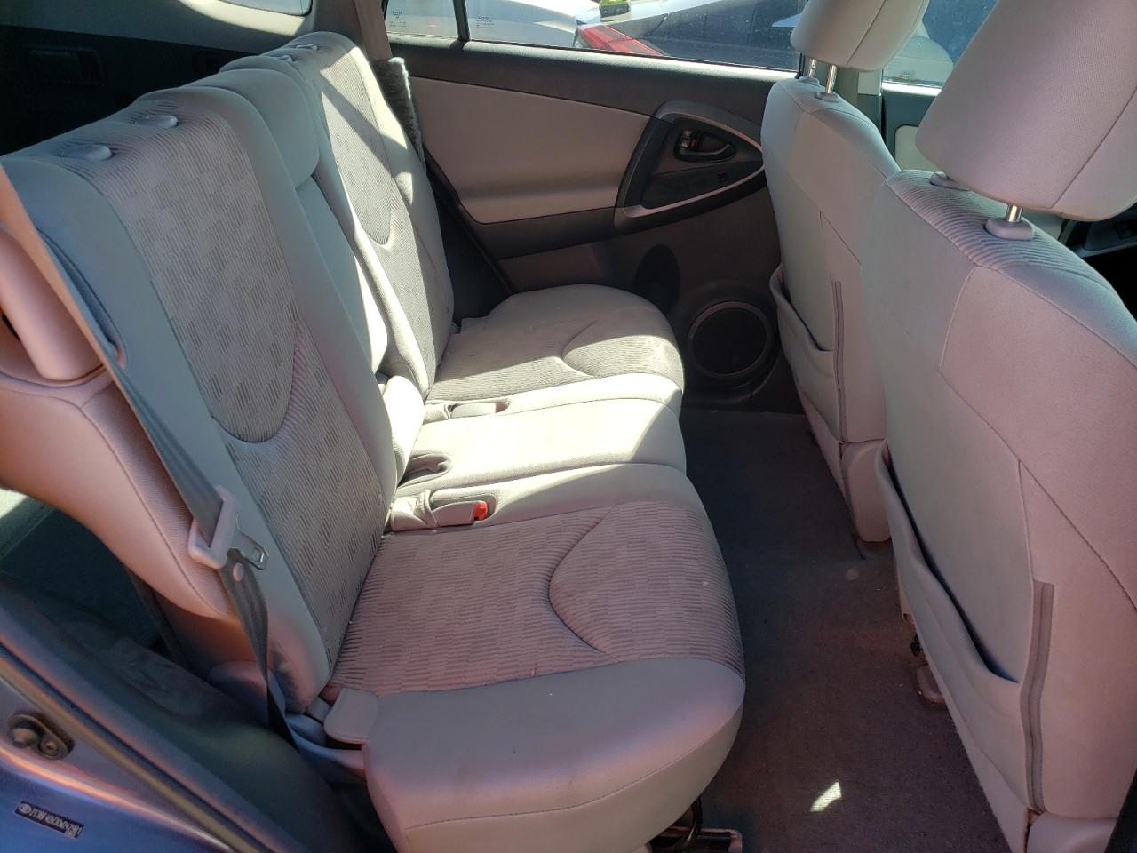 Photo 6 from auction – 2012 TOYOTA RAV4 with VIN 2T3BF4DV3CW242981