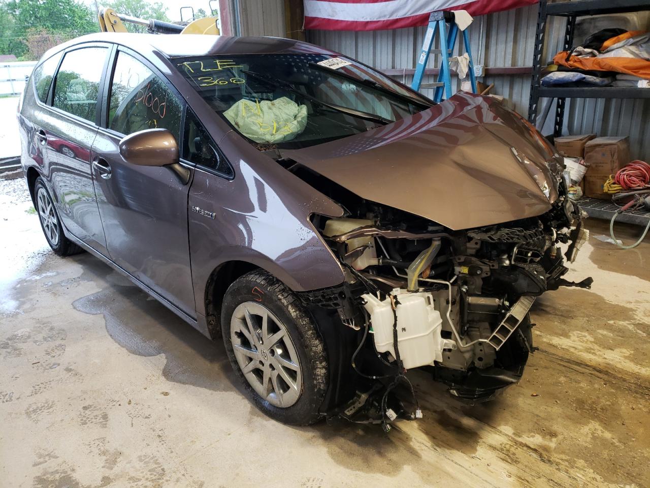 Photo 1 from auction – 2017 TOYOTA PRIUS V with VIN JTDZN3EU0HJ071128