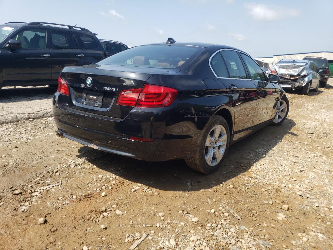 Photo 4 from auction – 2011 BMW 528 I with VIN WBAFR1C55BC740364