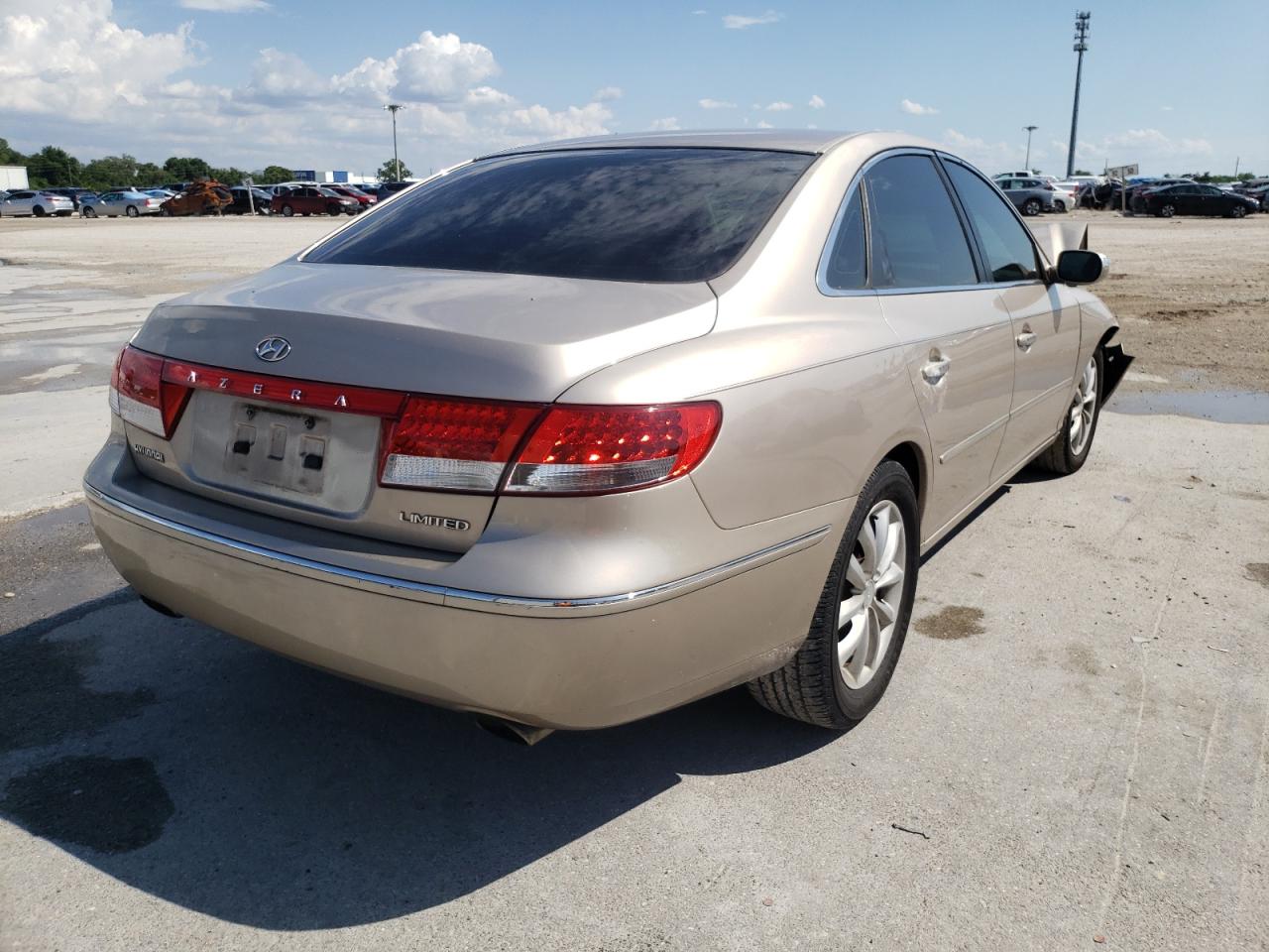Photo 4 from auction – 2007 HYUNDAI AZERA SE with VIN KMHFC46F07A157306