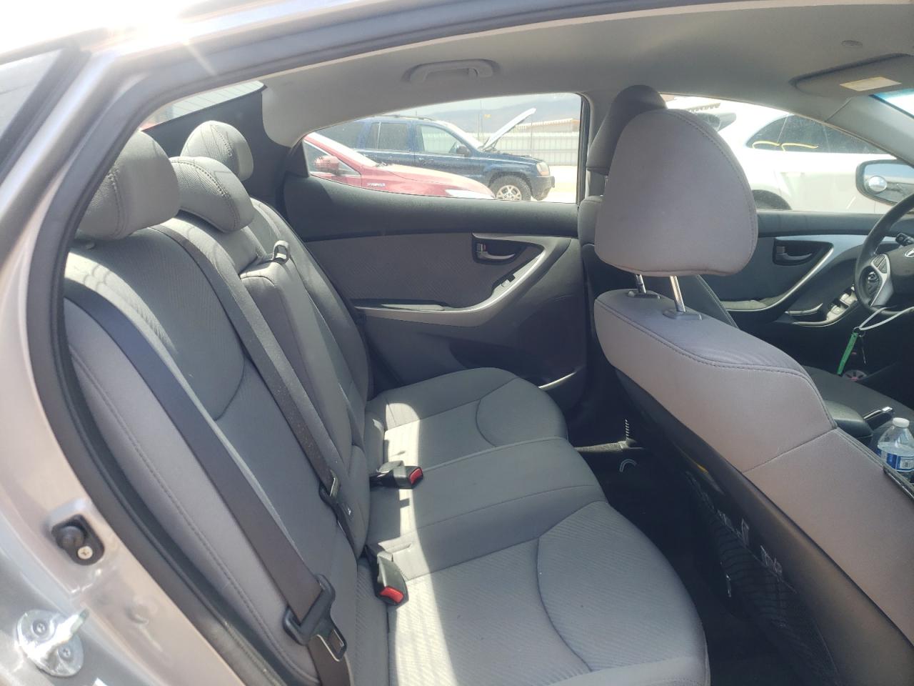Photo 6 from auction – 2011 HYUNDAI ELANTRA GL with VIN KMHDH4AE3BU099061