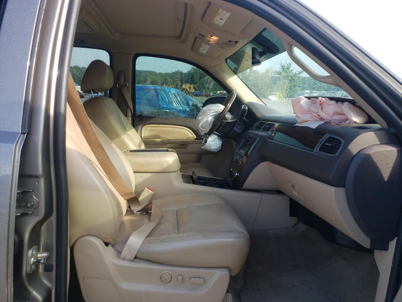 صورة رقم 5 من المزاد - 2011 GMC YUKON DENA مع VIN 1GKS2EEF1BR175633