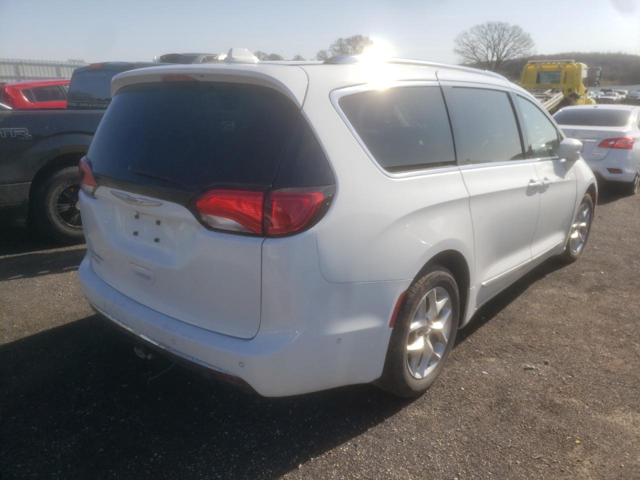 Photo 4 from auction – 2017 CHRYSLER PACIFICA T with VIN 2C4RC1EGXHR578747
