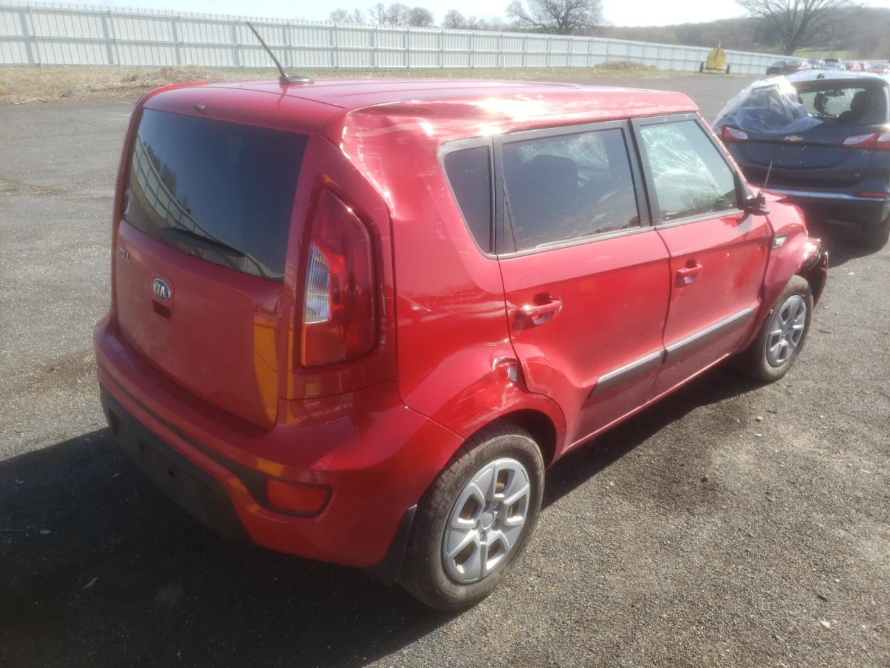 Photo 4 from auction – 2013 KIA SOUL with VIN KNDJT2A53D7510079
