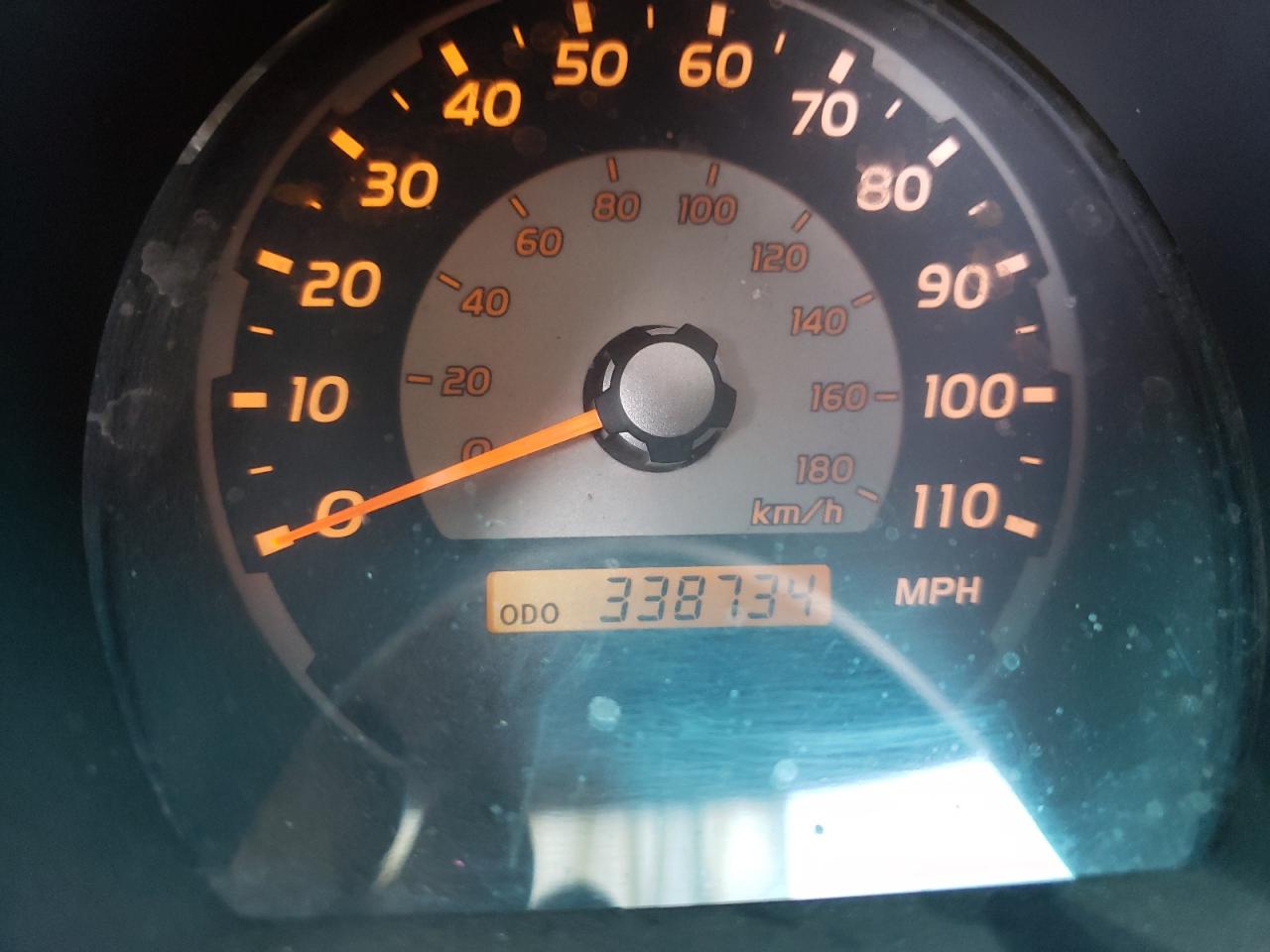 Photo 8 from auction – 2004 TOYOTA 4RUNNER SR with VIN JTEZU14R740035369