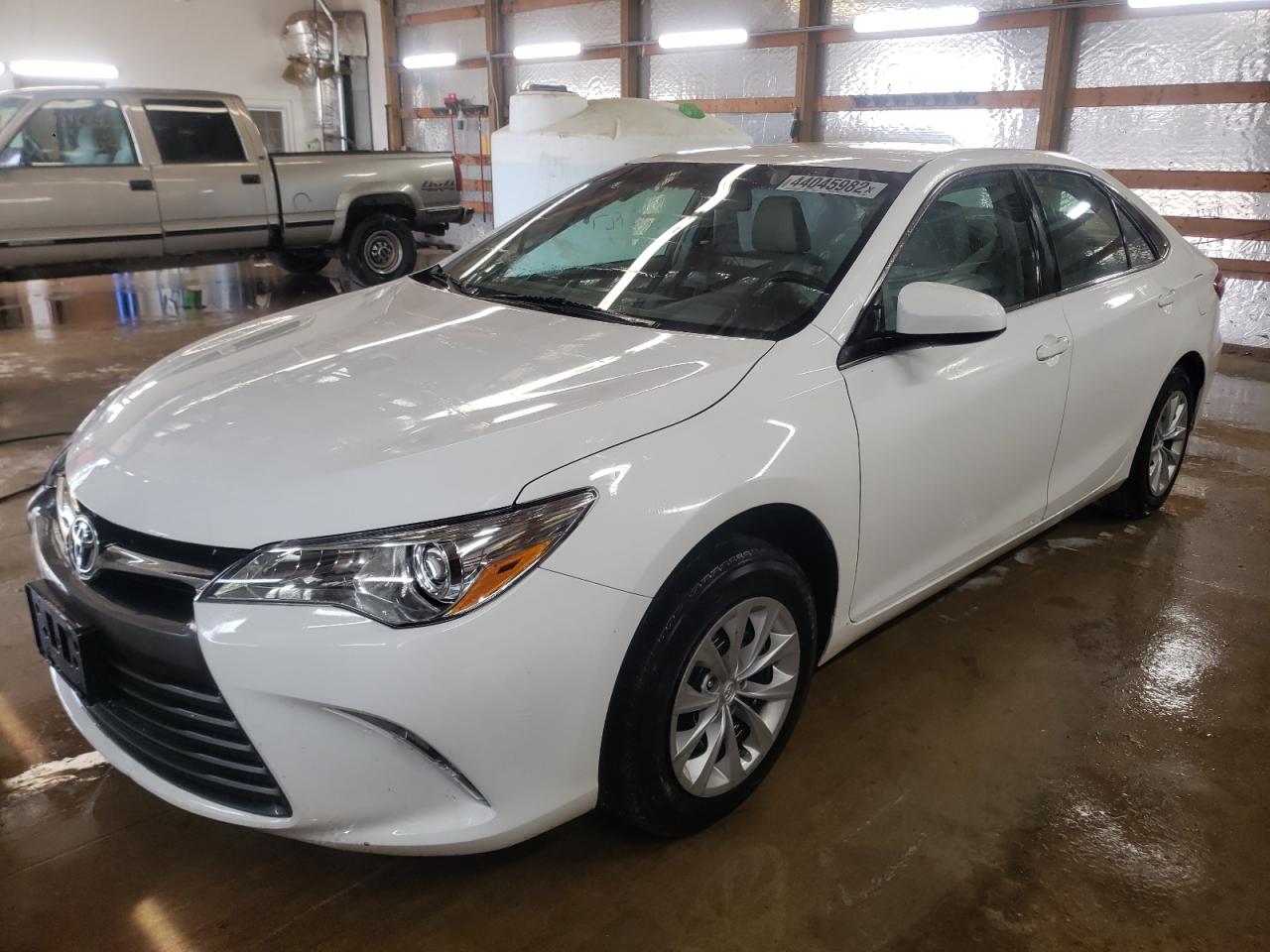 Photo 2 from auction – 2017 TOYOTA CAMRY LE with VIN 4T1BF1FK2HU725007