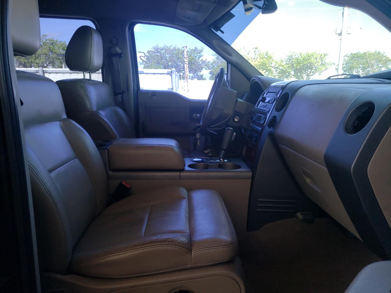 Photo 5 from auction – 2006 FORD F150 SUPER with VIN 1FTPW12596FA46153