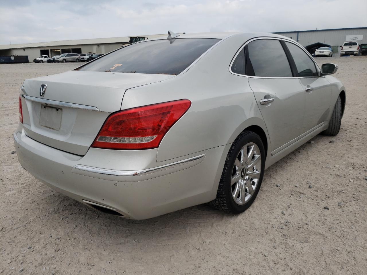 Photo 4 from auction – 2011 HYUNDAI EQUUS SIGN with VIN KMHGH4JF1BU033484