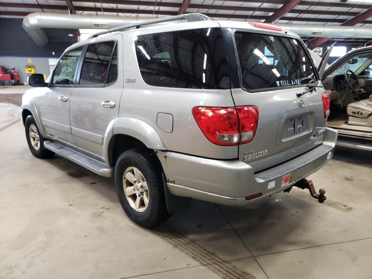 Photo 3 from auction – 2006 TOYOTA SEQUOIA SR with VIN 5TDBT44A36S272834