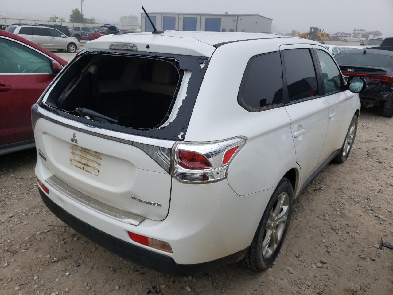 Photo 4 from auction – 2014 MITSUBISHI OUTLANDER with VIN JA4AD3A33EZ007511