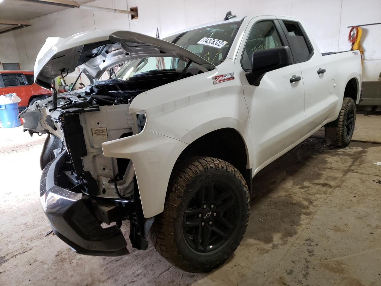 Photo 2 from auction – 2020 CHEVROLET SILVERADO with VIN 1GCRYCEF5LZ357009