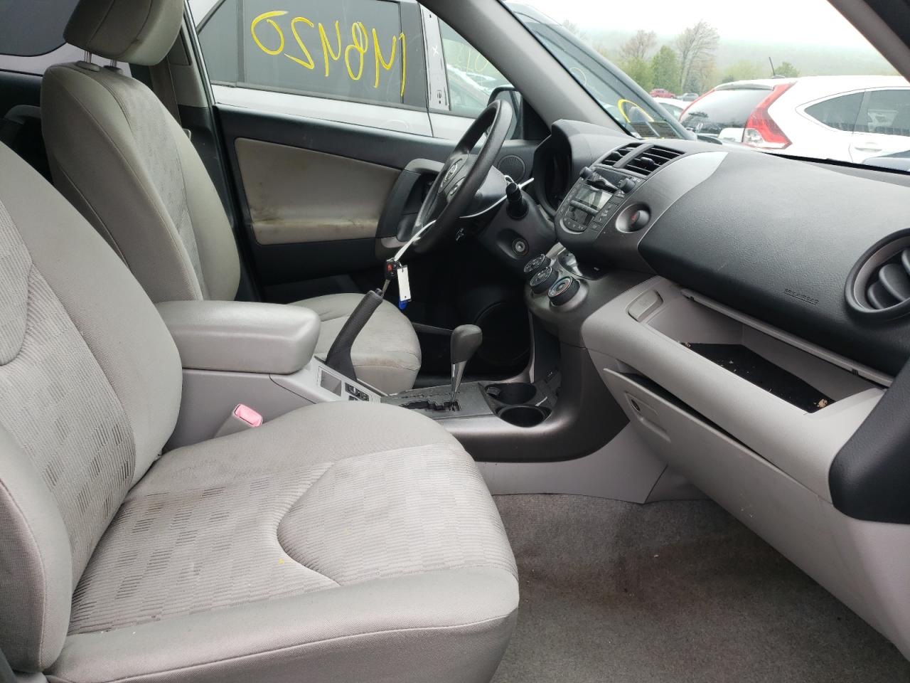 Photo 5 from auction – 2009 TOYOTA RAV4 with VIN JTMBF33V995000756