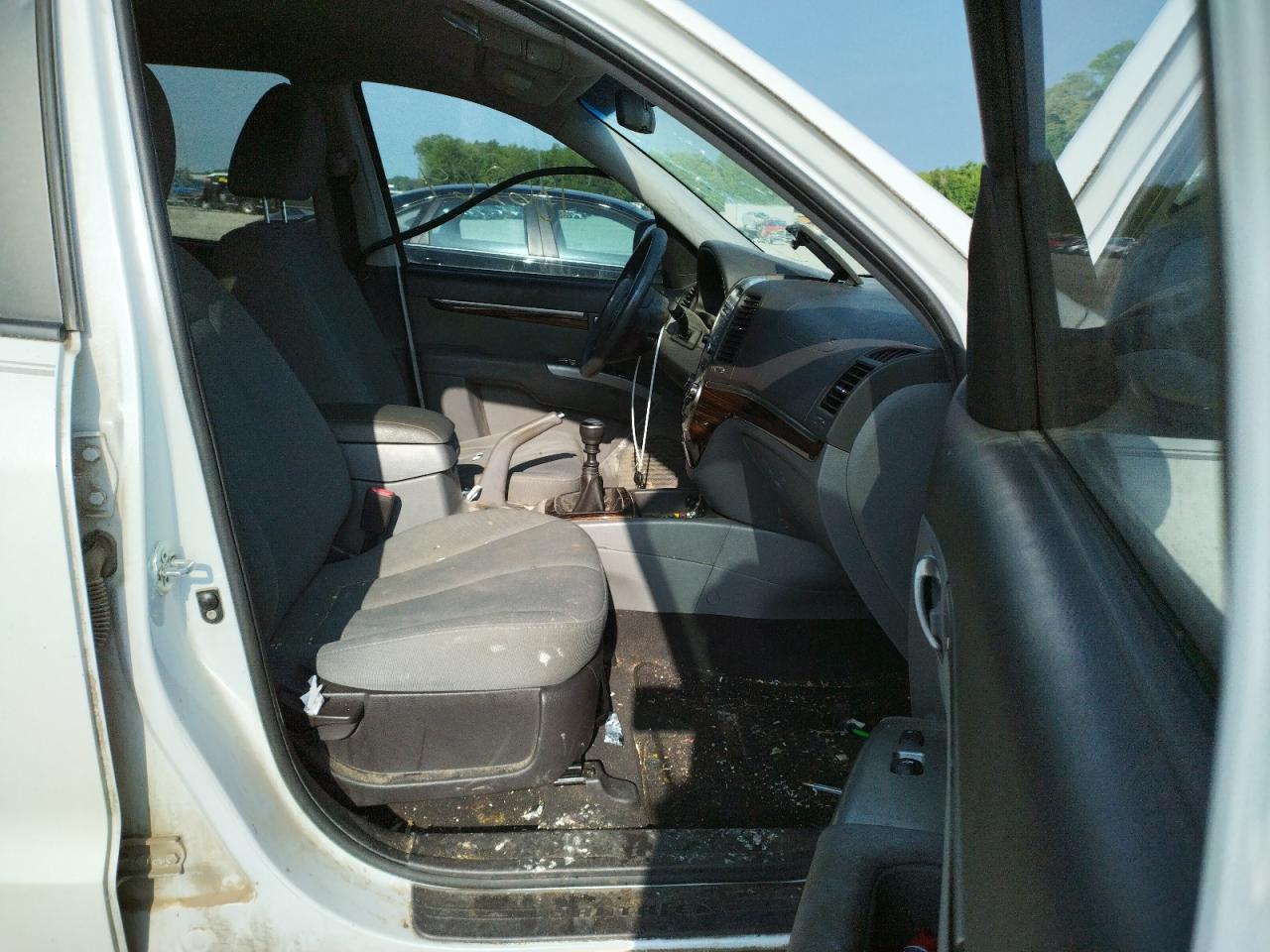 Photo 5 from auction – 2010 HYUNDAI SANTA FE G with VIN 5NMSG3ABXAH397949