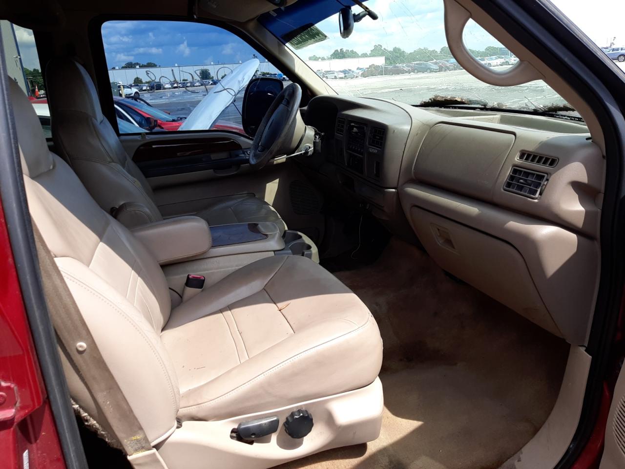 Photo 5 from auction – 2000 FORD EXCURSION with VIN 1FMNU42S0YEC33760
