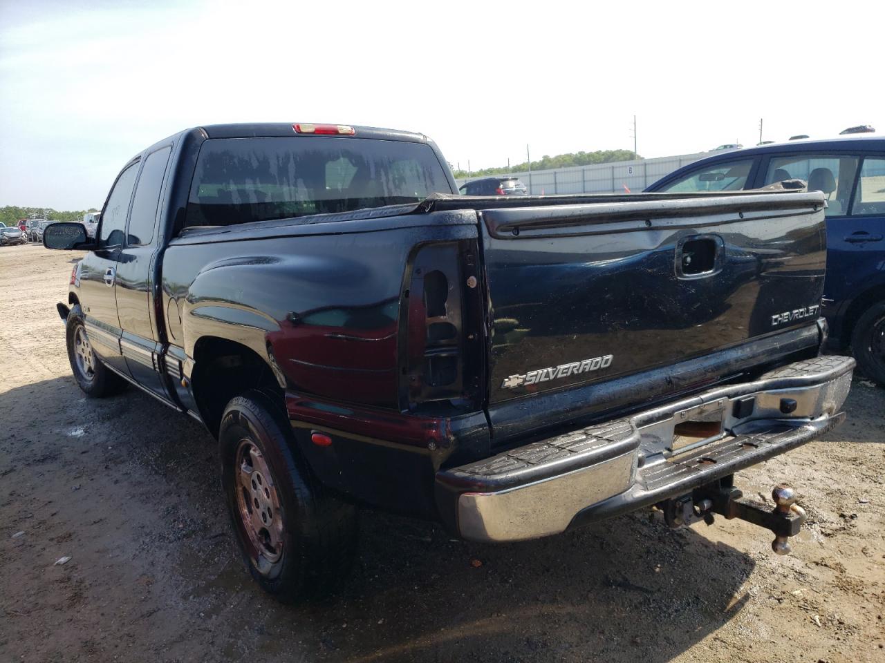 Photo 3 from auction – 2002 CHEVROLET SILVERADO with VIN 2GCEC19T721384155