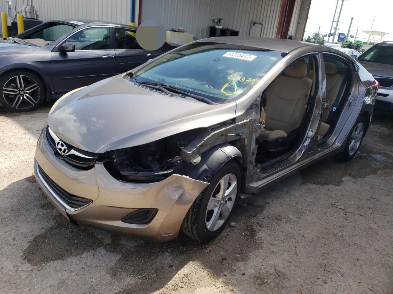 Photo 2 from auction – 2011 HYUNDAI ELANTRA GL with VIN 5NPDH4AE3BH026447