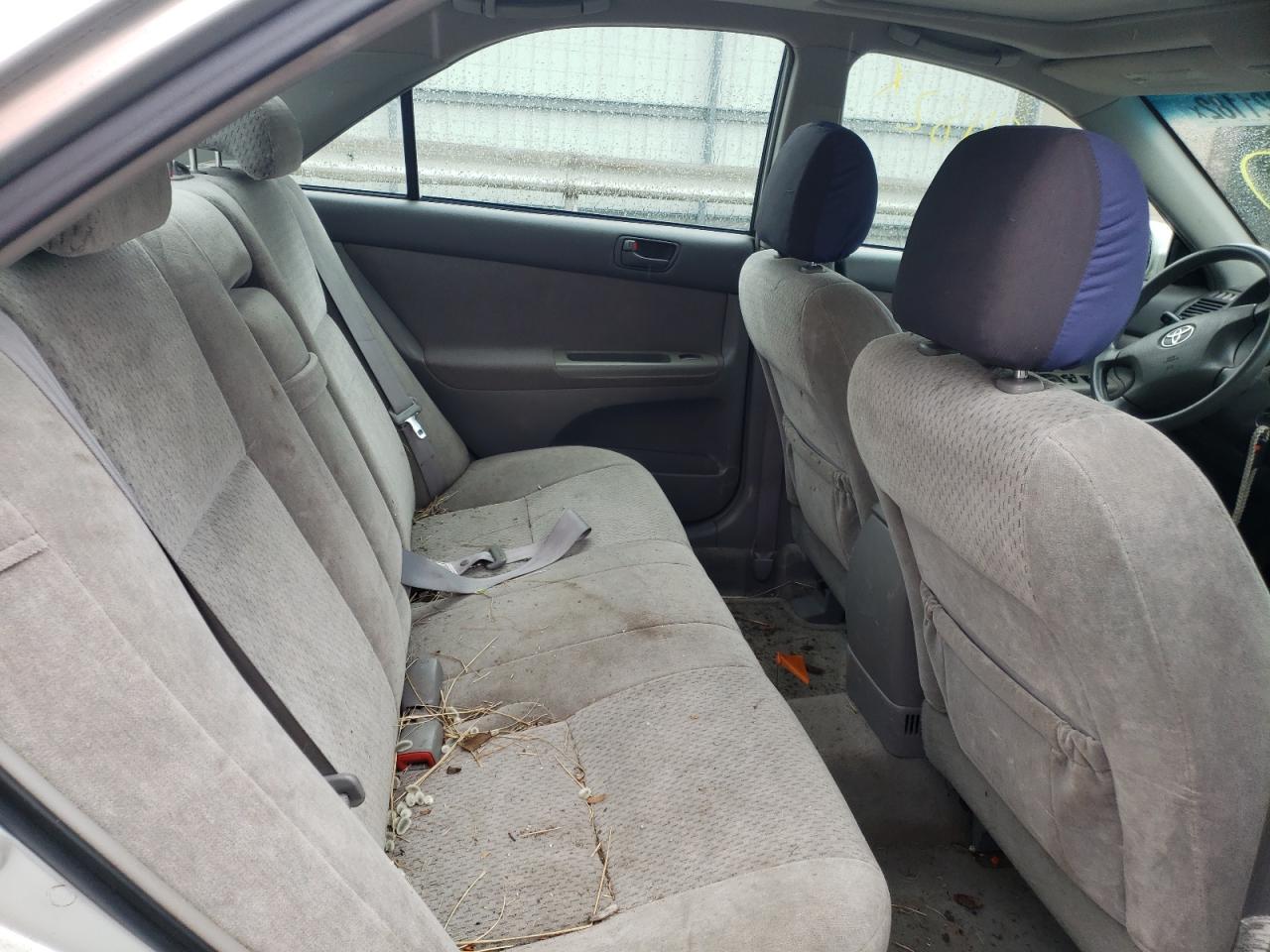 Photo 6 from auction – 2004 TOYOTA CAMRY LE with VIN 4T1BF32K04U583476