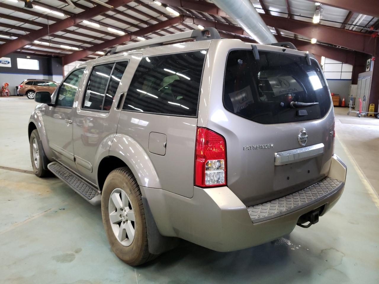 Photo 3 from auction – 2008 NISSAN PATHFINDER with VIN 5N1AR18B68C646770