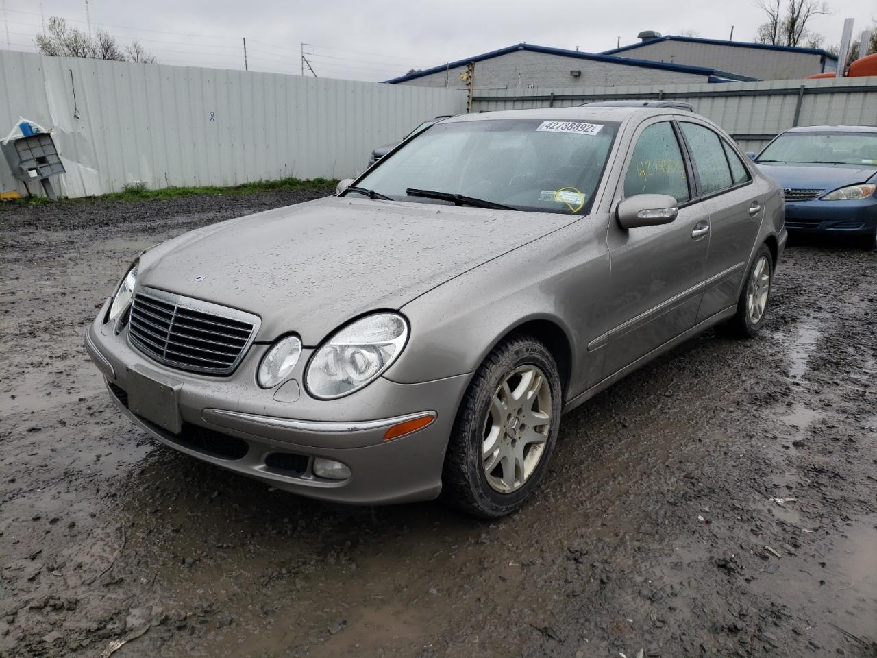 Photo 2 from auction – 2003 MERCEDES-BENZ E 320 with VIN WDBUF65J43A128226