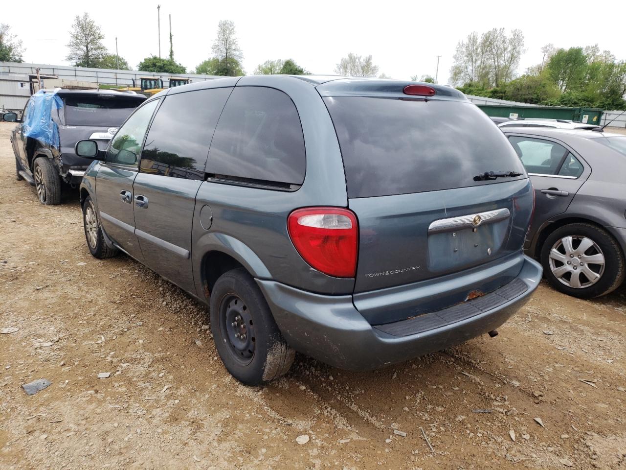 Photo 3 from auction – 2007 CHRYSLER TOWN & COU with VIN 1A4GJ45R87B164115