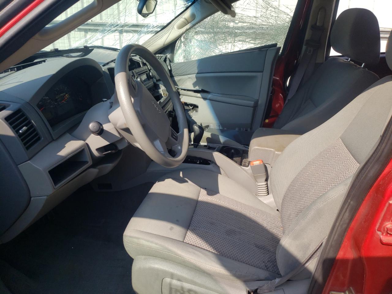 Photo 5 from auction – 2005 JEEP GR CHEROKE with VIN 1J4GS48K25C543274