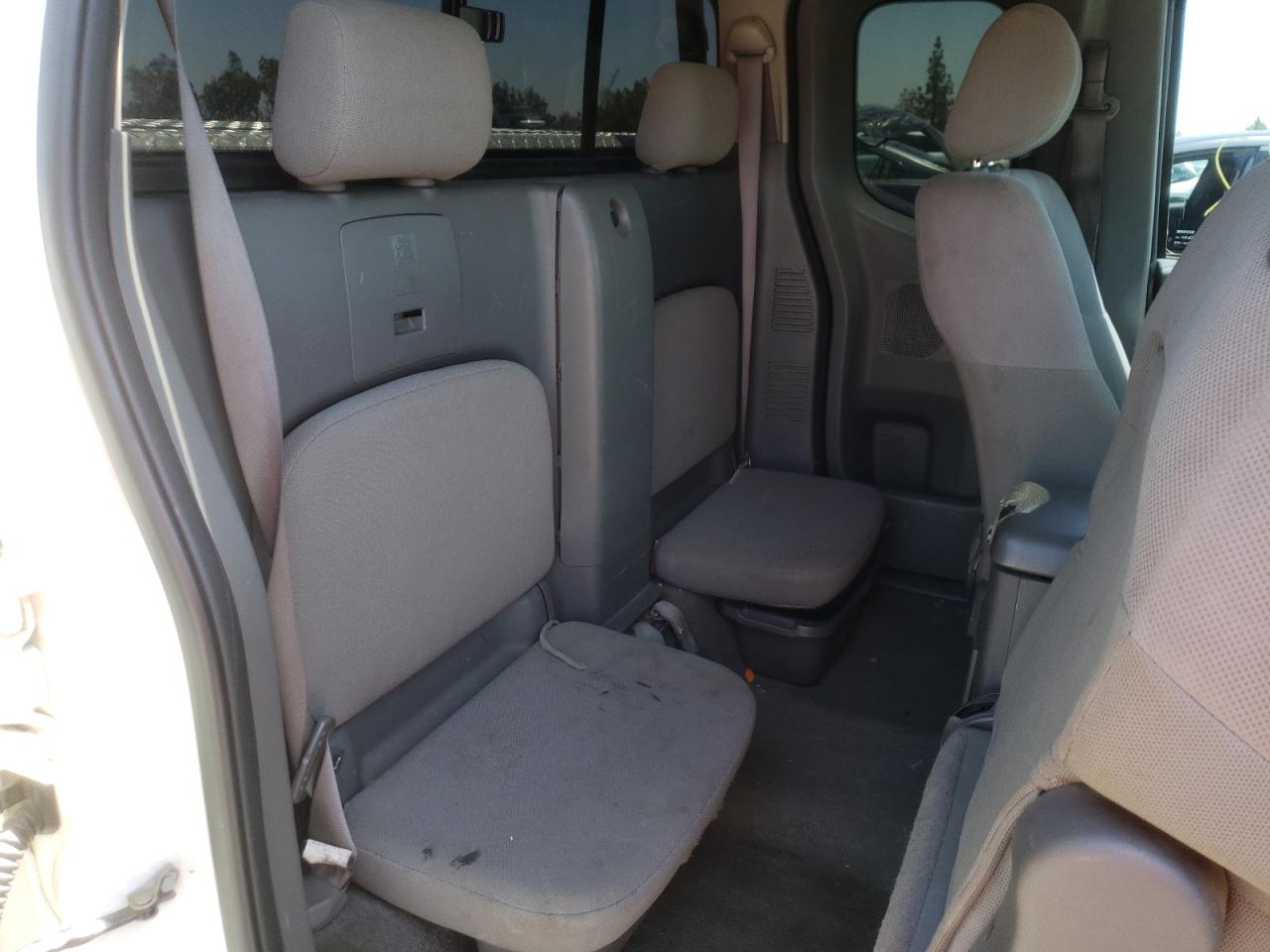 Photo 6 from auction – 2006 NISSAN FRONTIER K with VIN 1N6BD06T46C404177