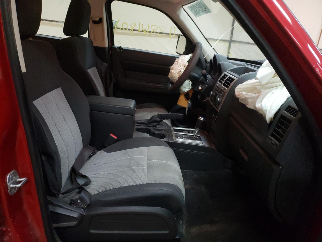 Photo 5 from auction – 2008 DODGE NITRO SXT with VIN 1D8GU28K18W223338