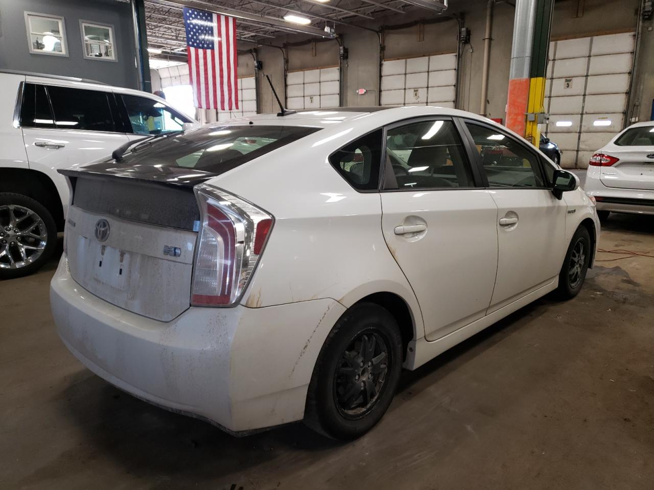 Photo 4 from auction – 2013 TOYOTA PRIUS with VIN JTDKN3DU2D5657254