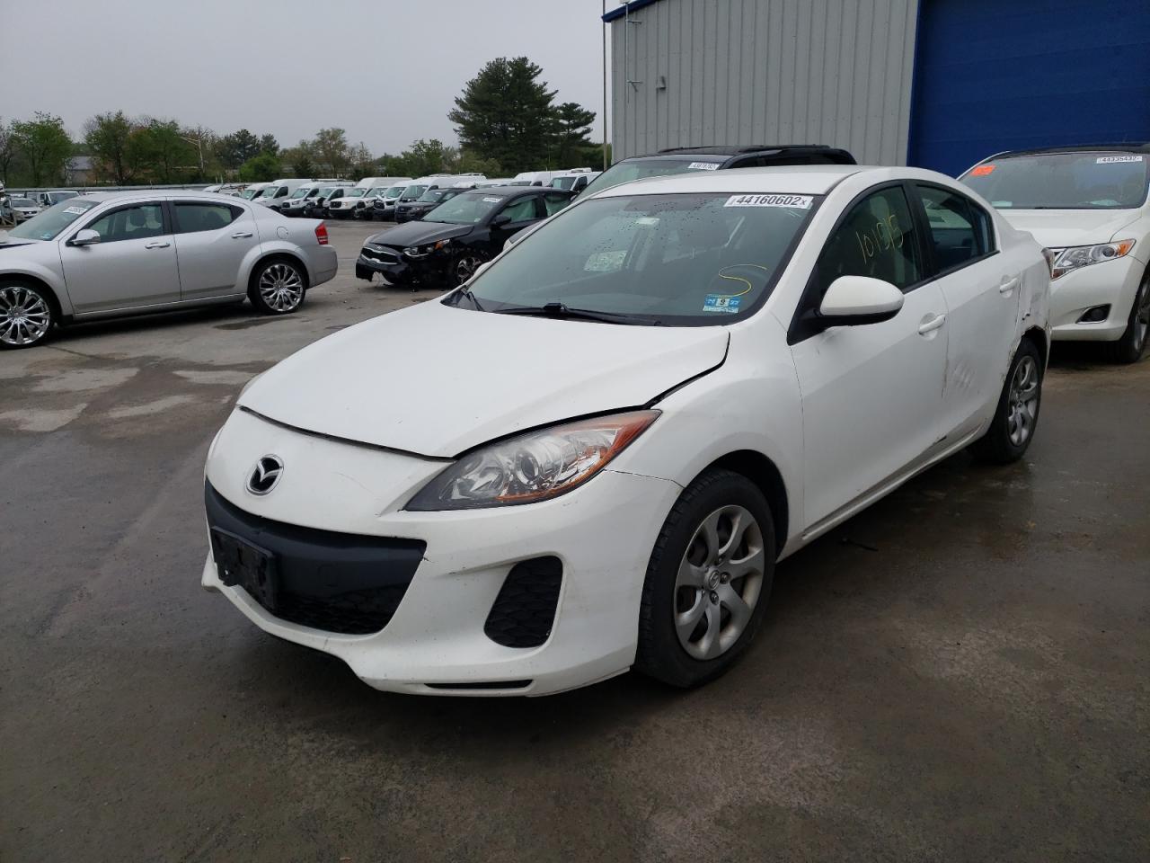 Photo 2 from auction – 2013 MAZDA 3 I with VIN JM1BL1TG0D1704293