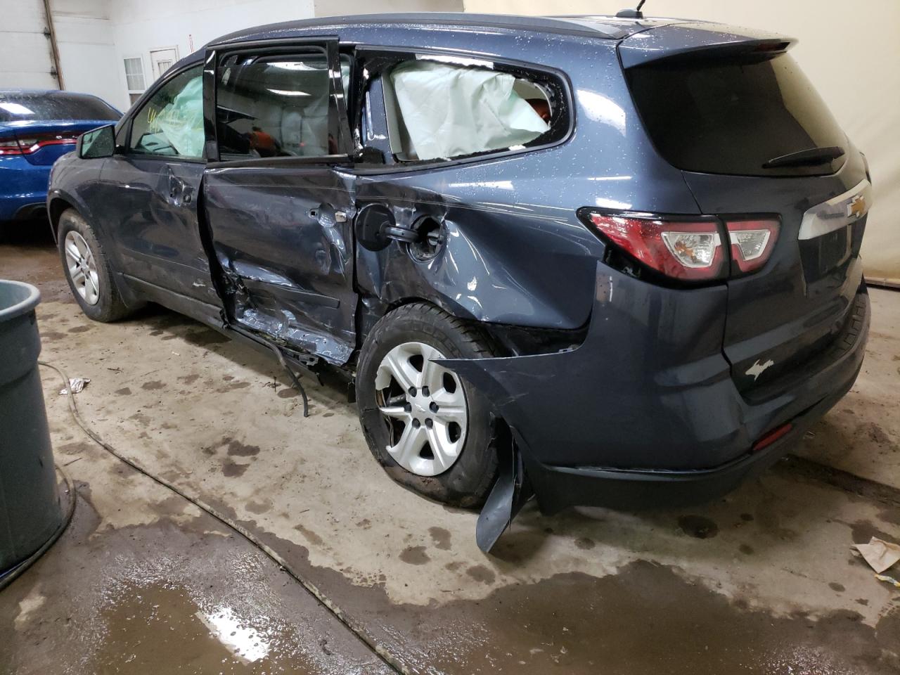 Photo 3 from auction – 2014 CHEVROLET TRAVERSE L with VIN 1GNKRFKD7EJ315713