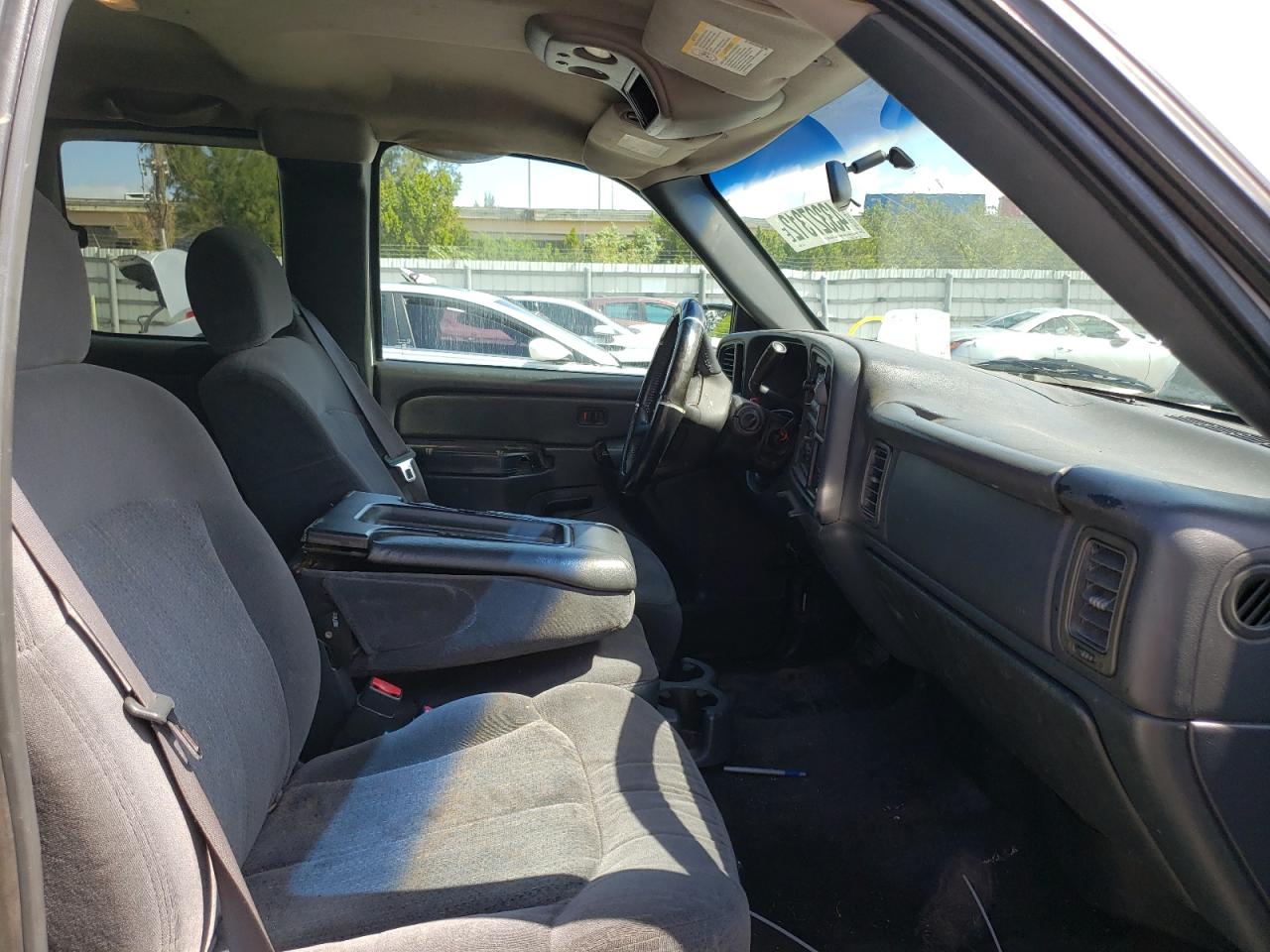 Photo 5 from auction – 2002 CHEVROLET SILVERADO with VIN 2GCEC19V121340847